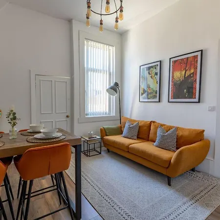 Spacious 3 Bedroom Home In Glasgow - Free Parking Exterior photo