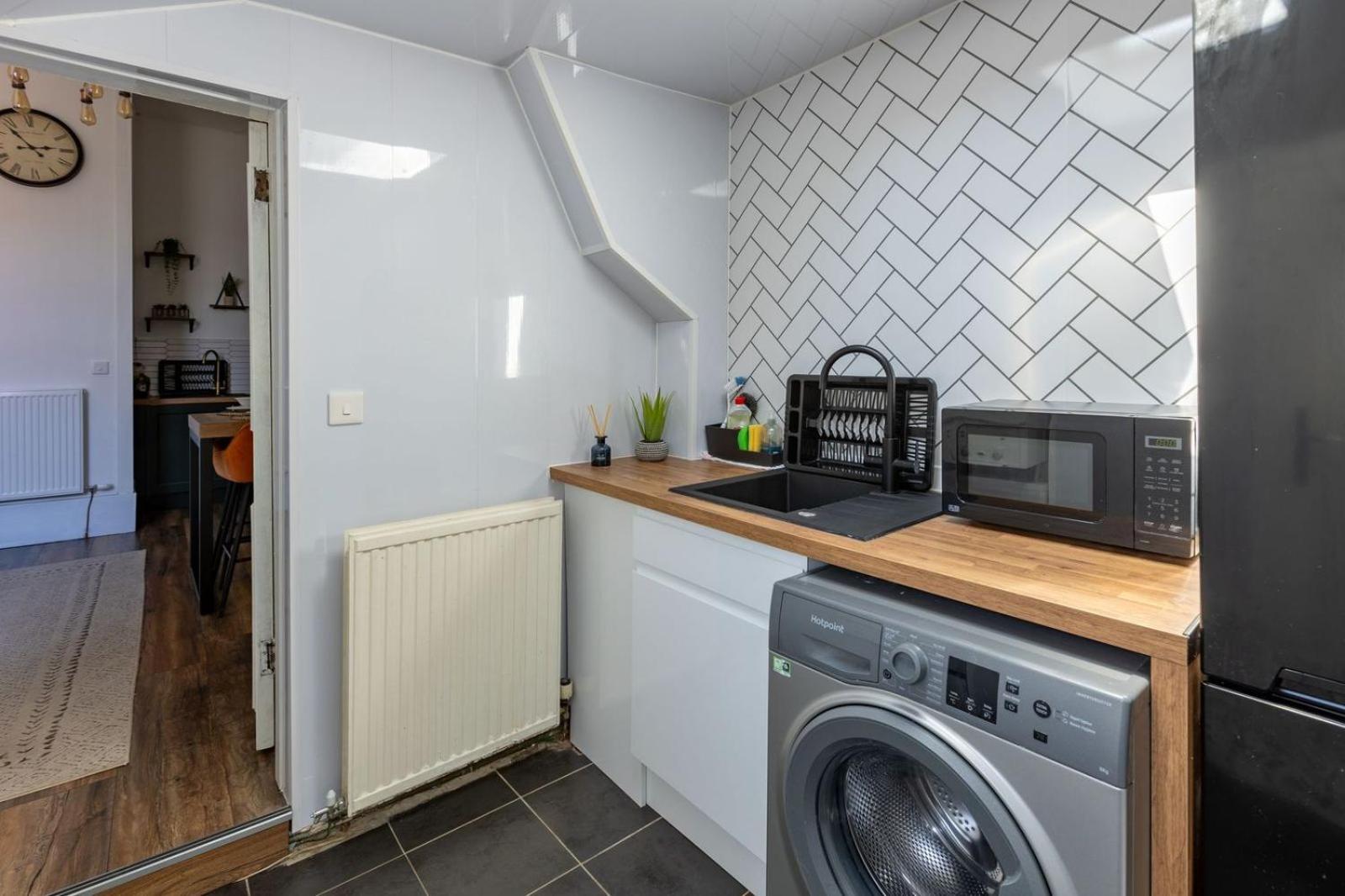 Vakantiehuis Spacious 3 Bedroom In - Free Parking *